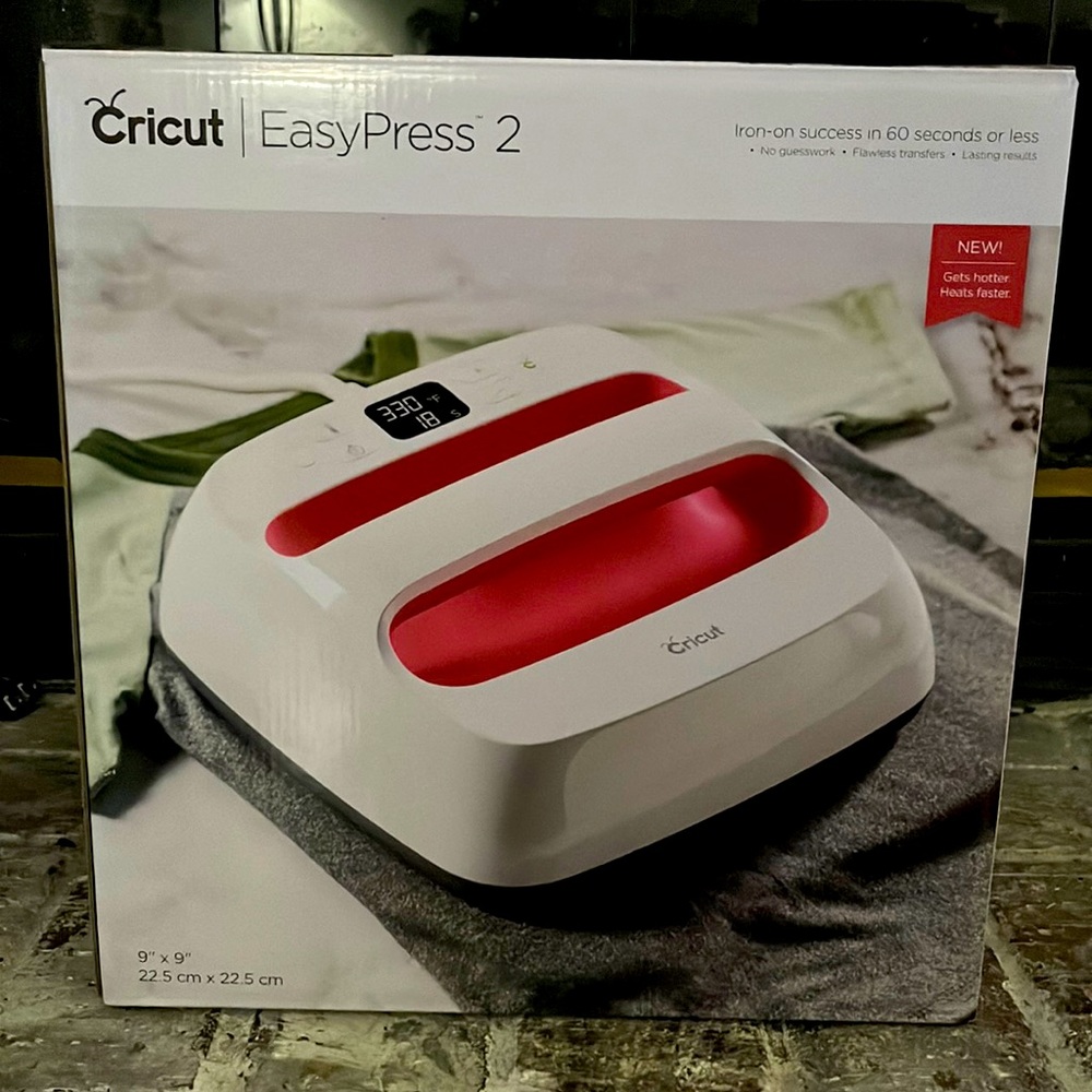 Cricut Easy Press 2 - brand new in box